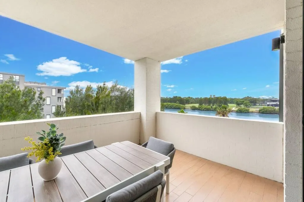 Image 5 of Luxury Waterfront 2 Bed near Olympic Park & Parra