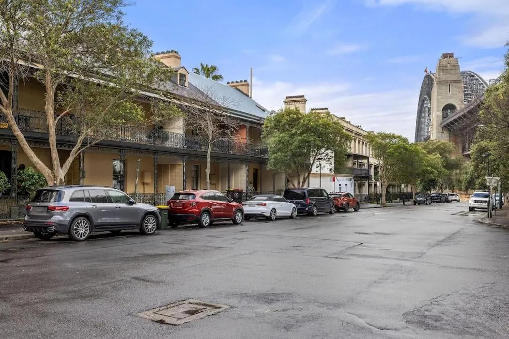 Image 4 of Luxury harbourside living with rich historic charm