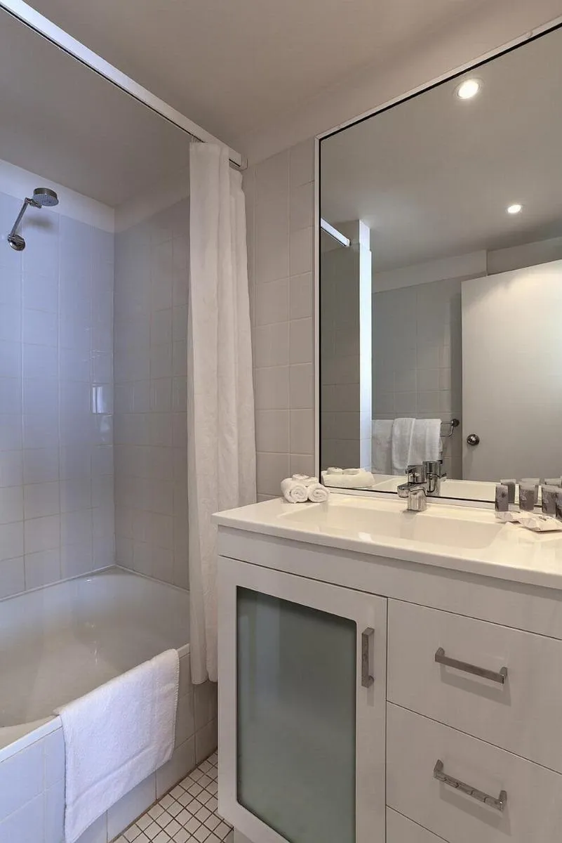 Image 3 of Macleay Hotel