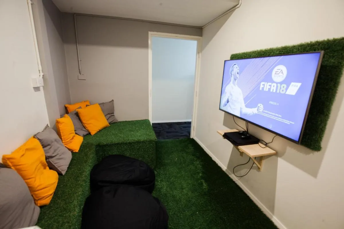 Image 4 of Mad Monkey Broadway