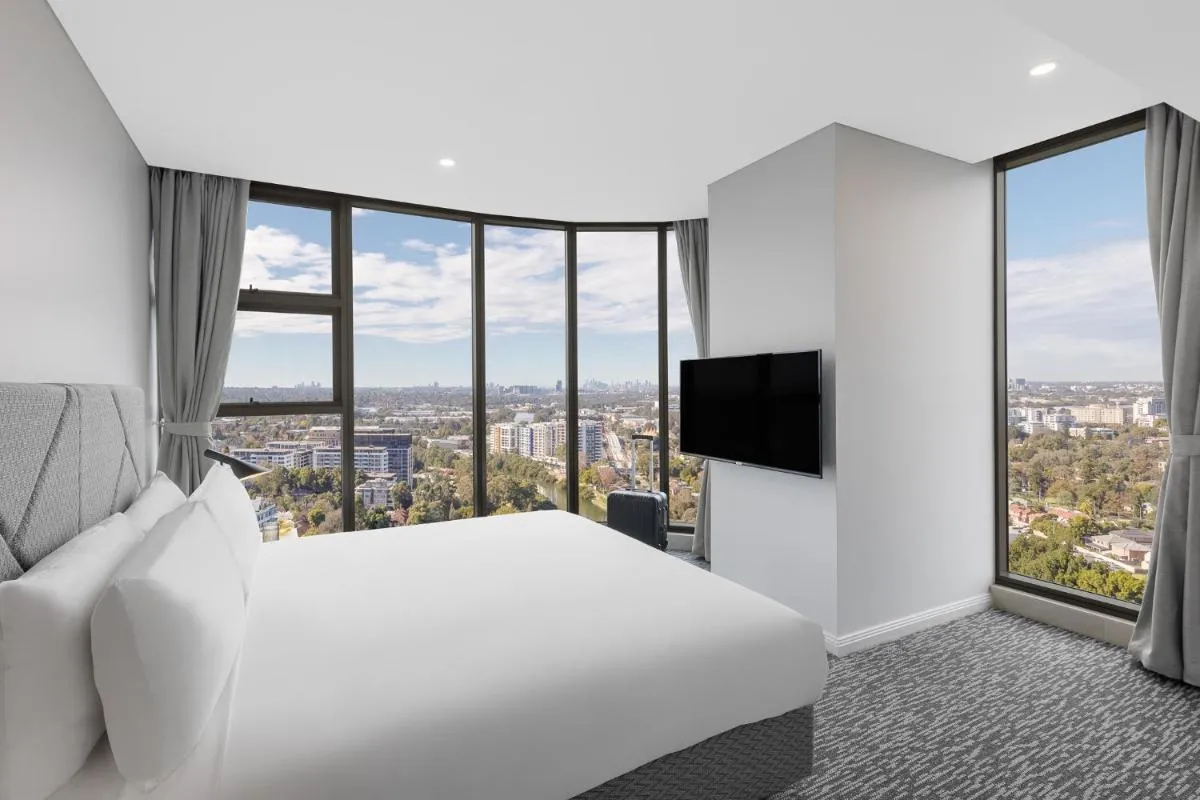 Image 2 of Meriton Suites George Street, Parramatta