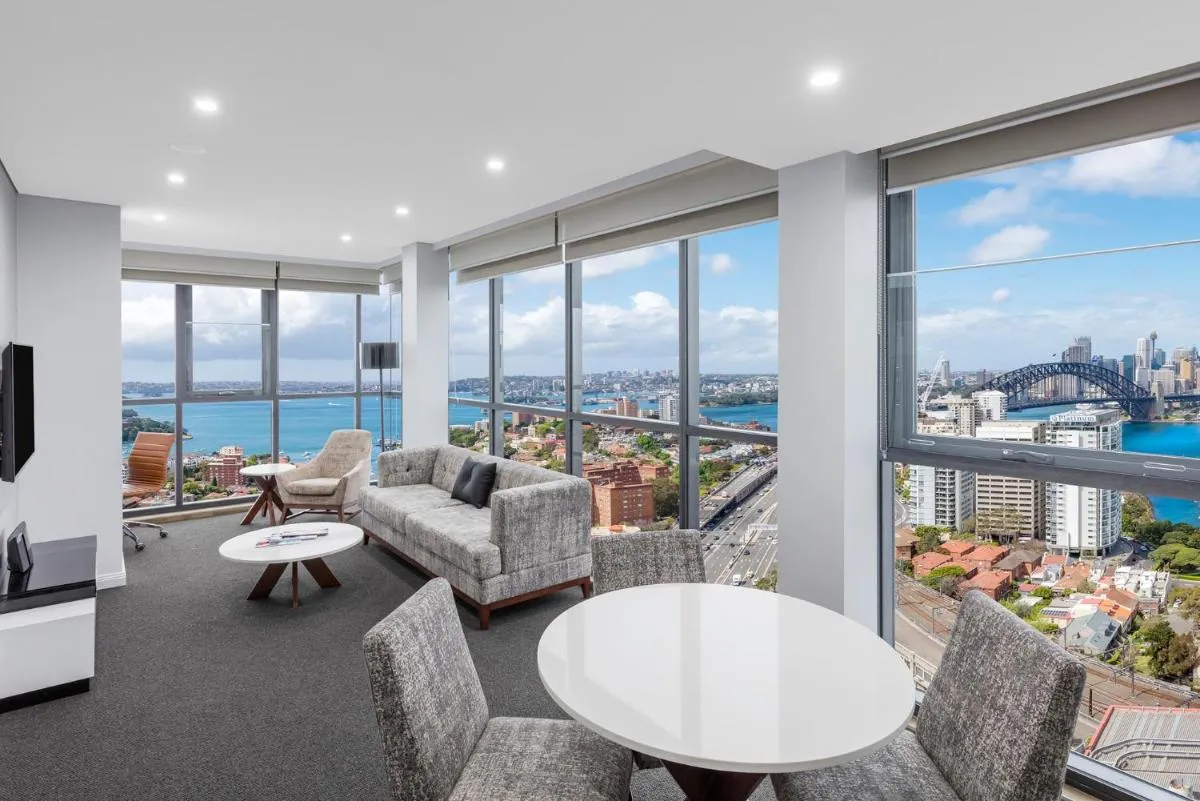 Image 4 of Meriton Suites North Sydney