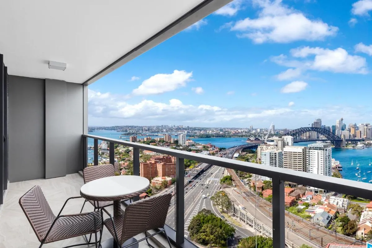 Image 2 of Meriton Suites North Sydney