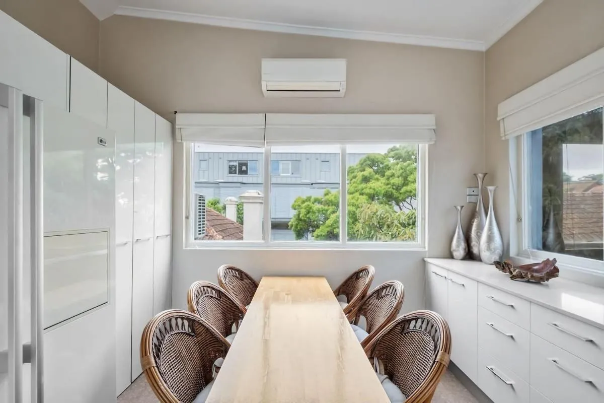 Image 3 of Mesmerising 3BR Home Cinema Room Spa Bath