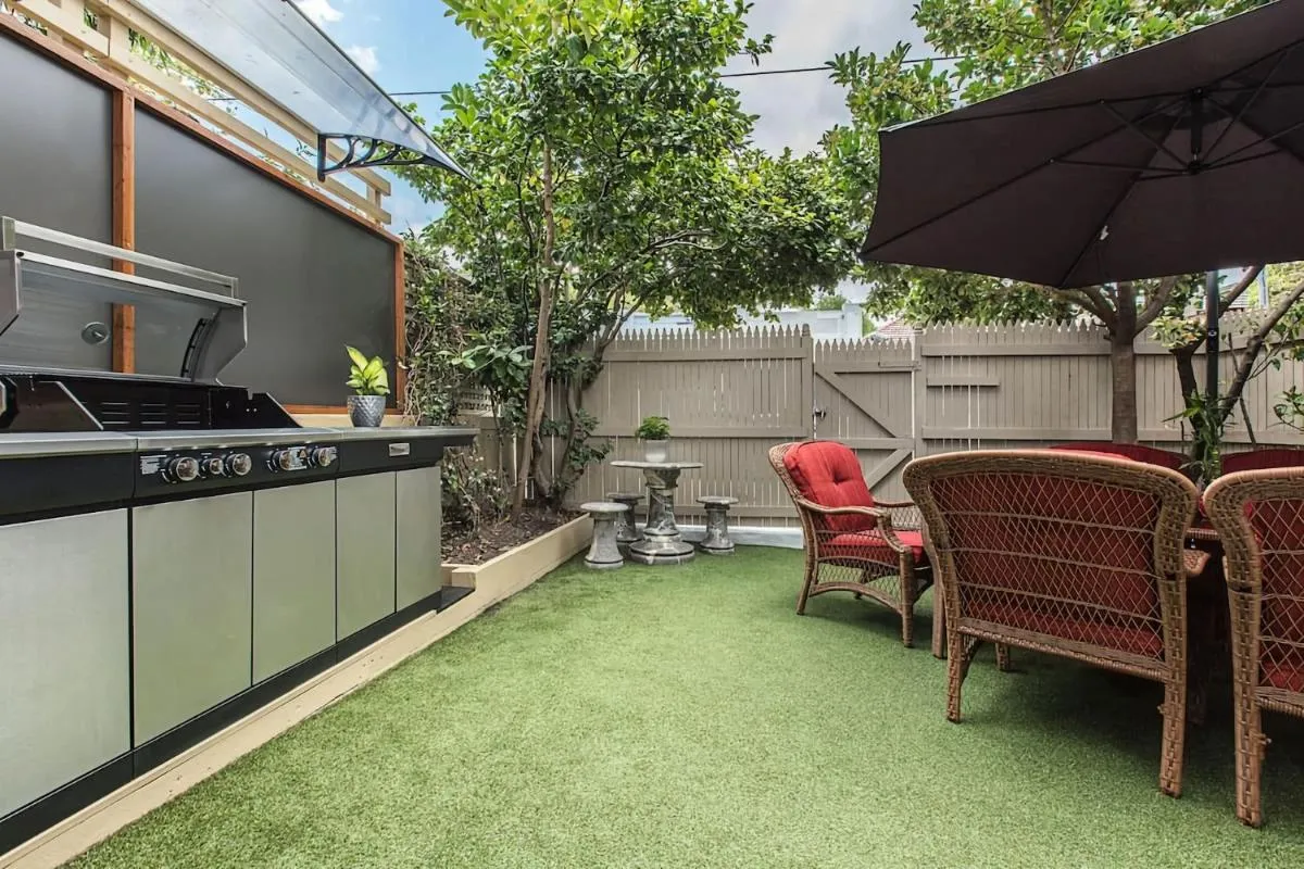 Image 5 of Mesmerising 3BR Home Cinema Room Spa Bath