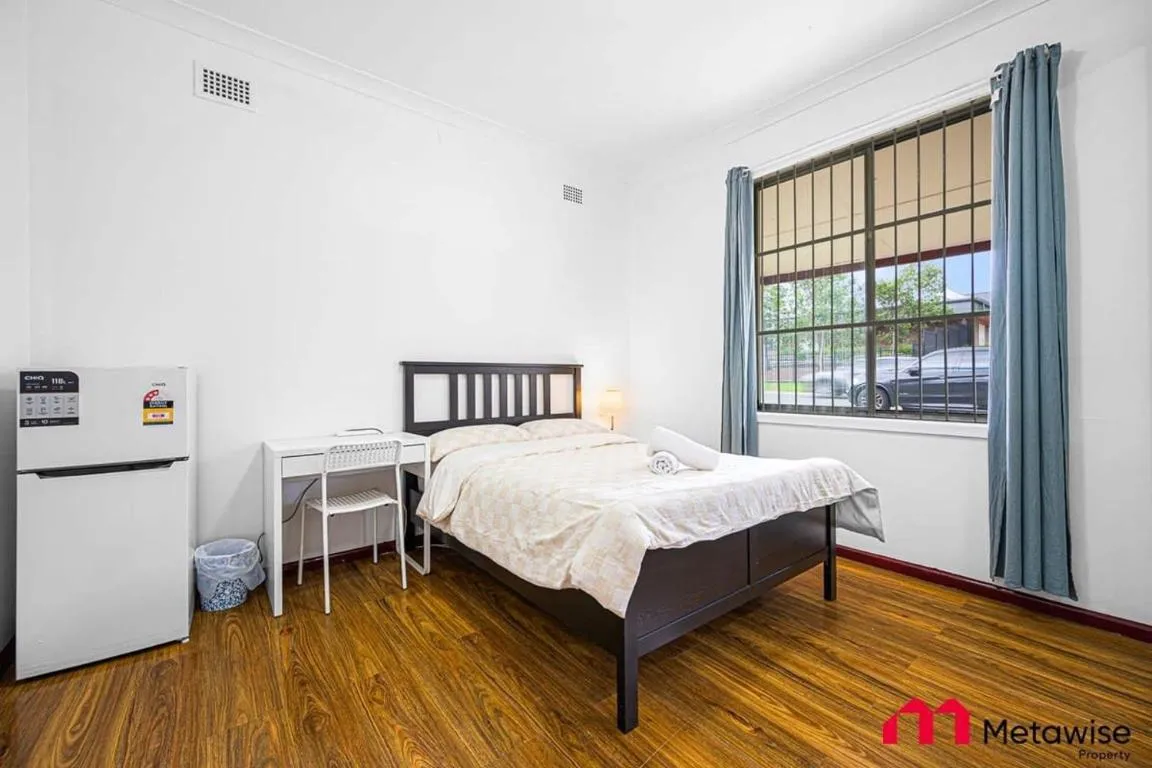 Image of MetaWise Parramatta Cozy Room with Furniture WIFI