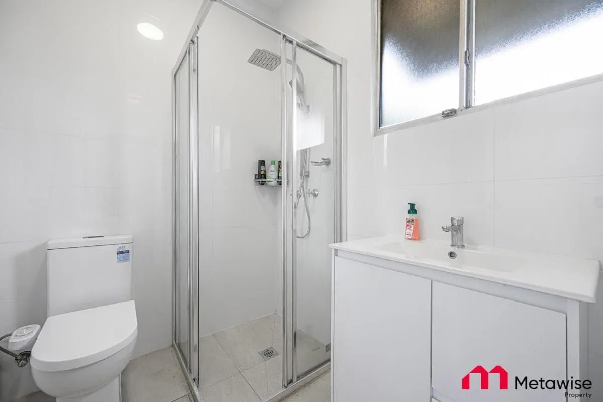 Image 2 of MetaWise Parramatta Cozy Room with Furniture WIFI