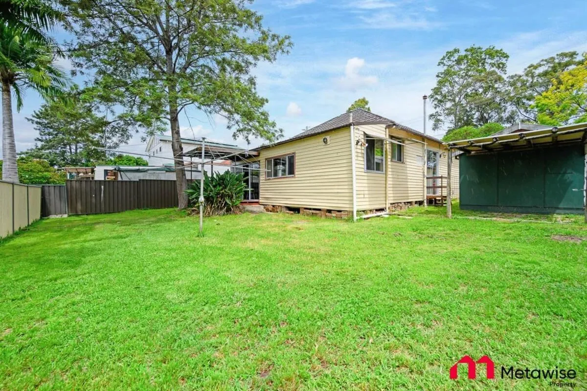 Image 5 of MetaWise Parramatta Cozy Room with Furniture WIFI