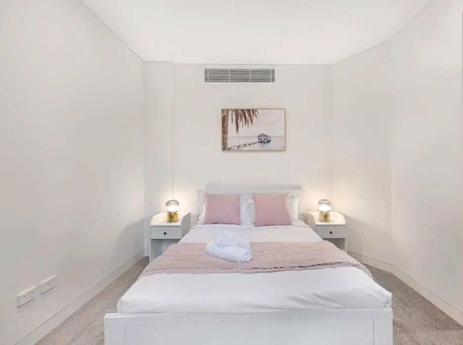 Image 1 of Modern 2B2B APT at Homebush