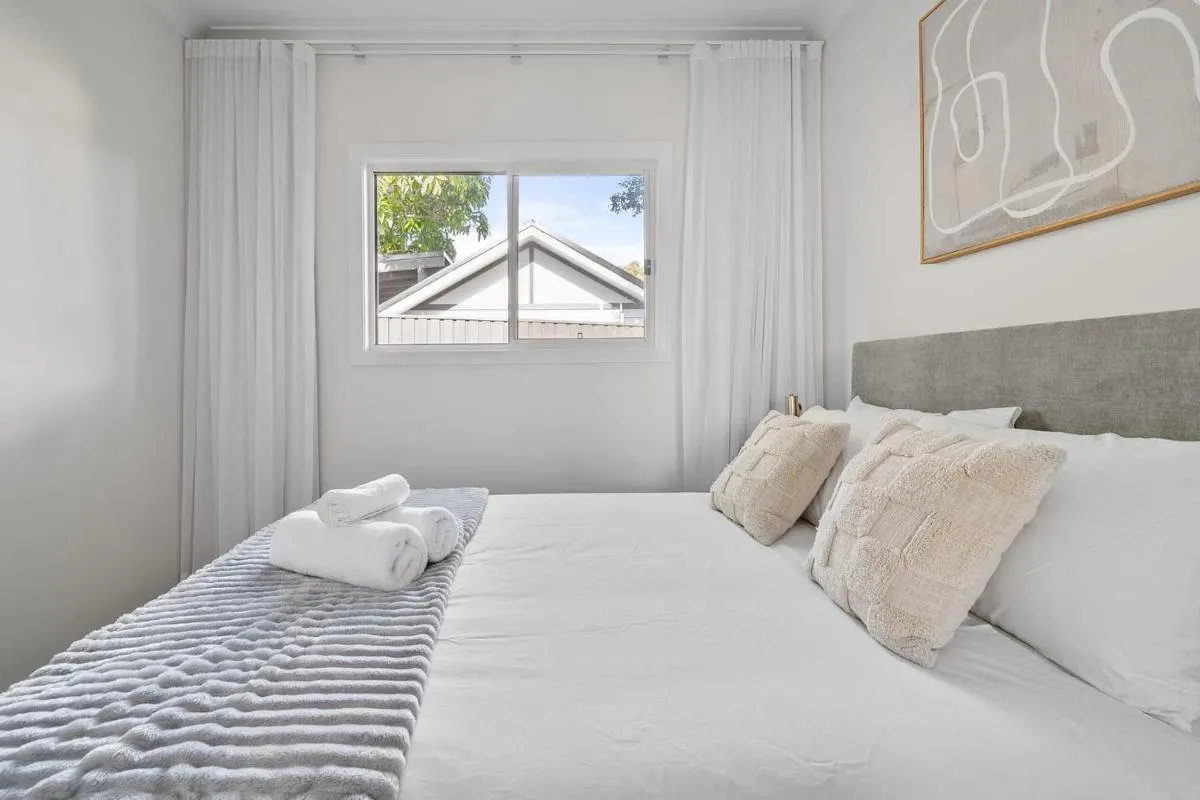 Image 6 of Modern 2 Bedroom Oasis 4 Mins Drive to the Beach