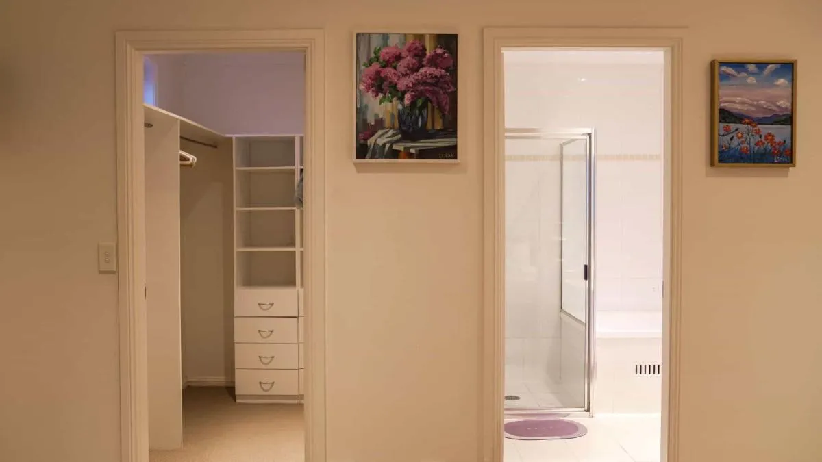 Image 2 of Modern 3BD Townhouse in Marsfield