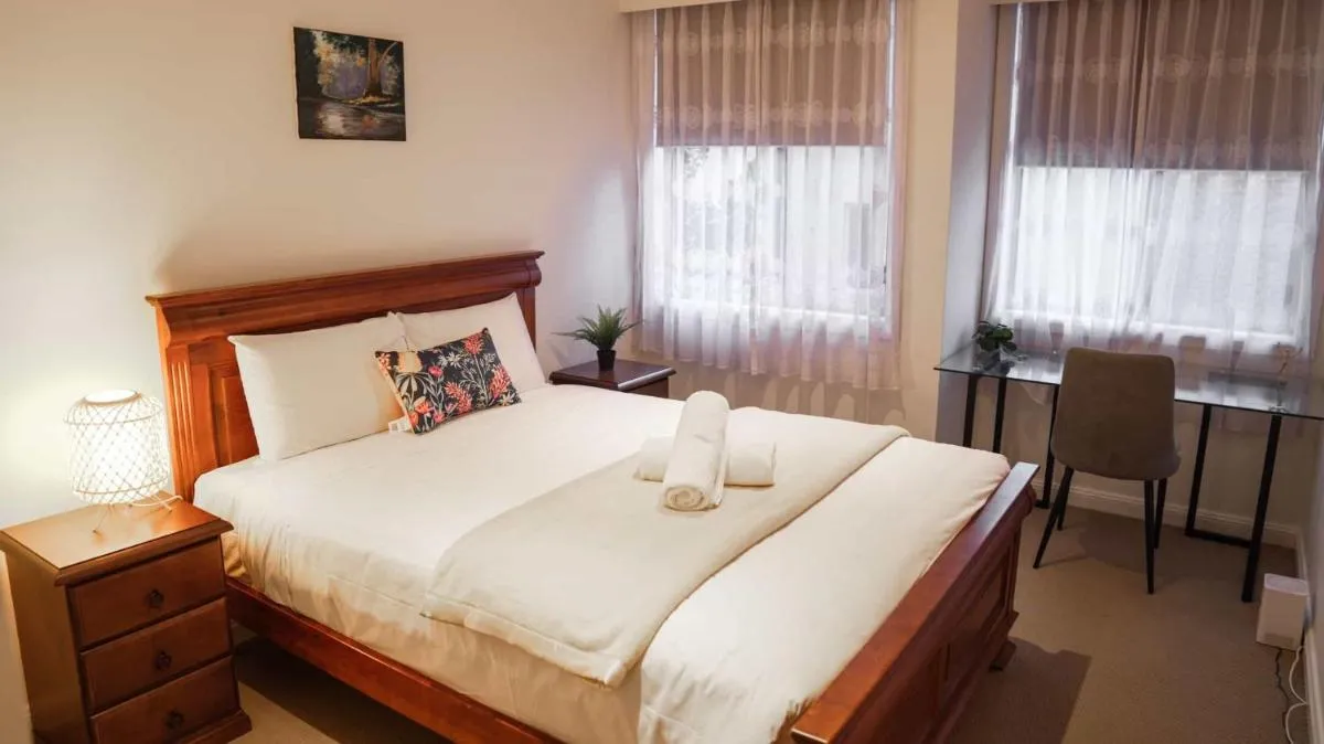 Image 5 of Modern 3BD Townhouse in Marsfield