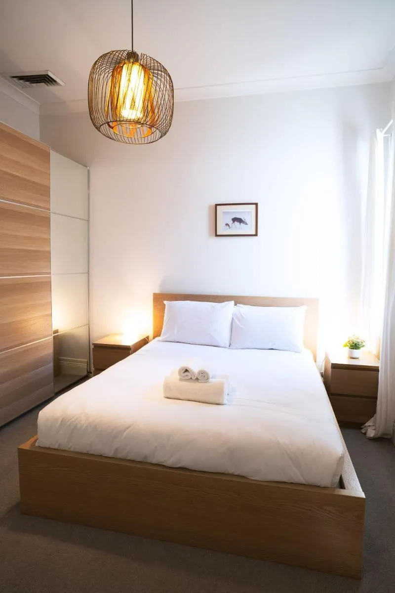 Image 6 of Modern 3 Bed Home in Tempe Near Airport City