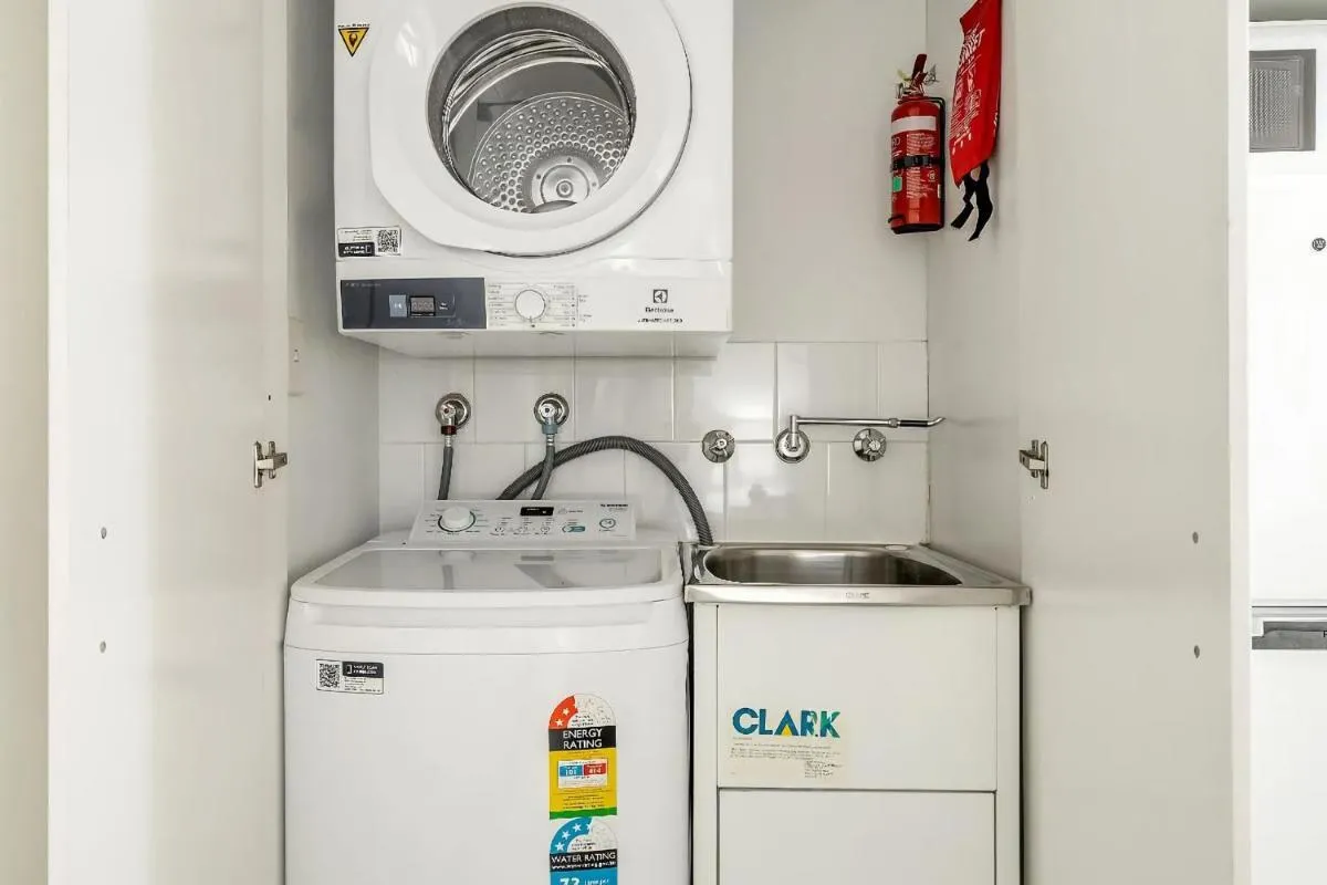 Image 4 of Modern Coastal City Escape in Manly