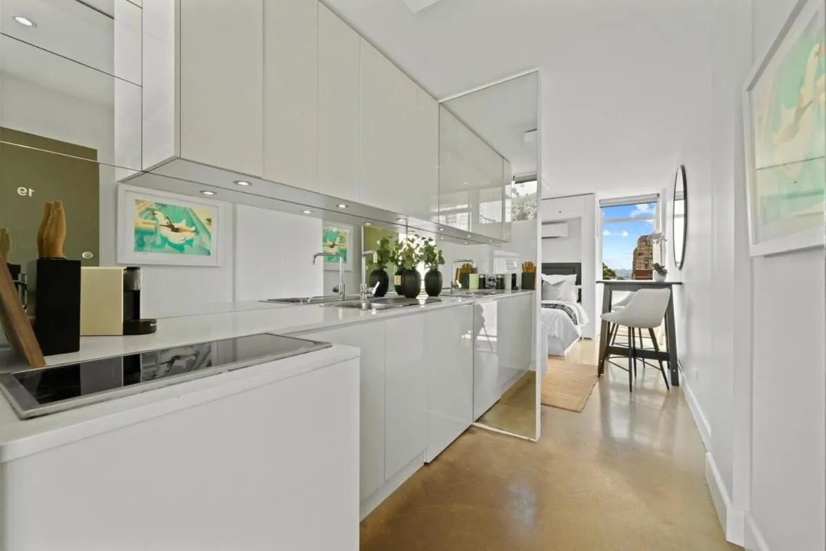 Image 3 of Modern Potts Point Studio