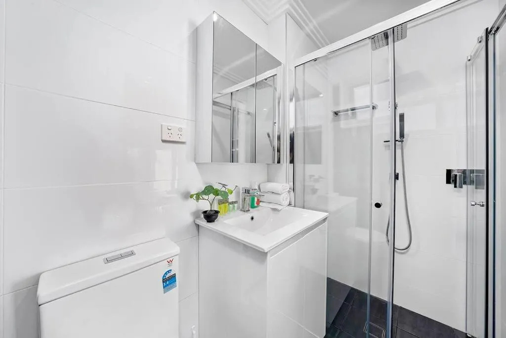 Image 5 of Modern Self-contained Studio at Crows Nest