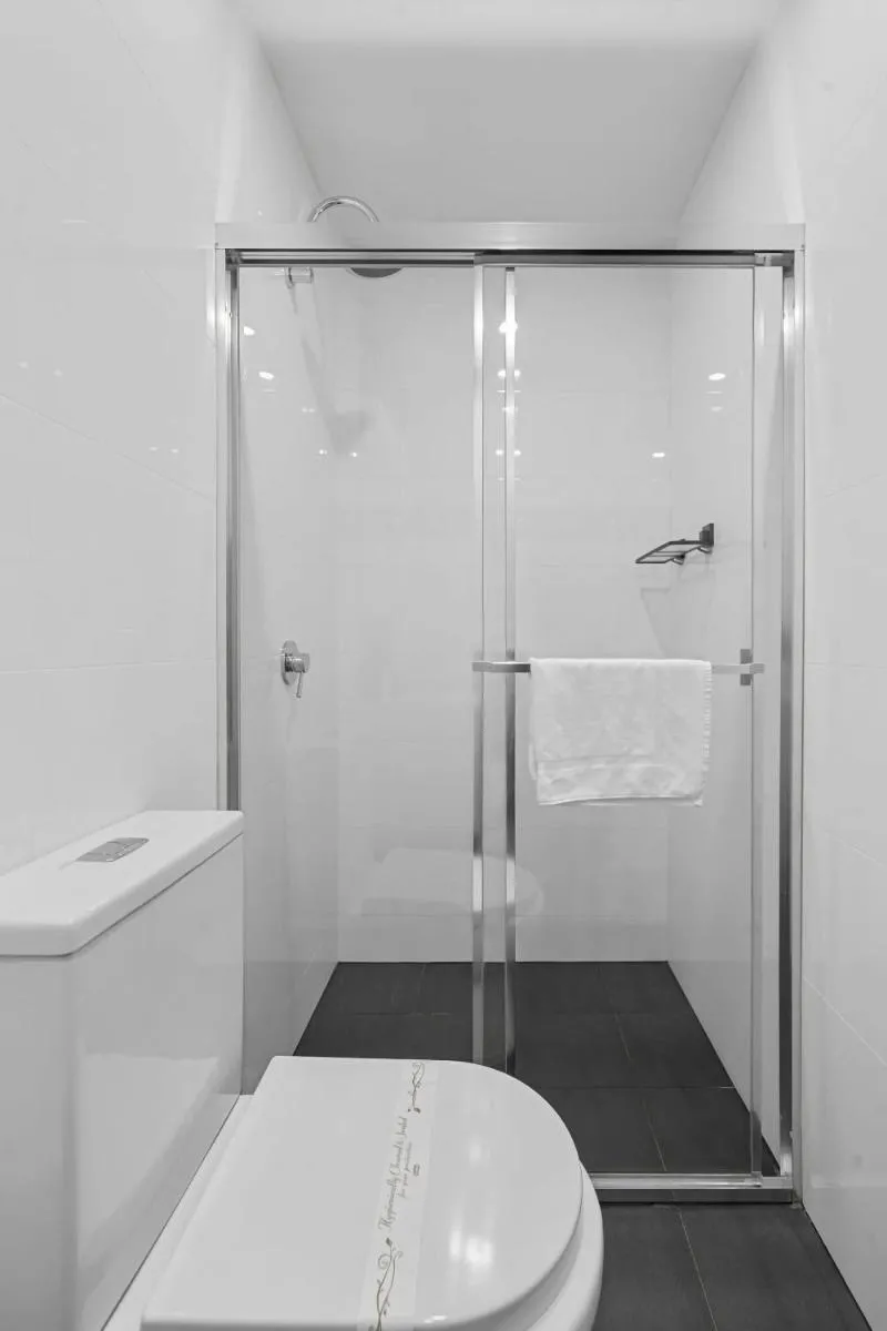 Image 3 of Modern Studio Retreat in Crown St with AirCon