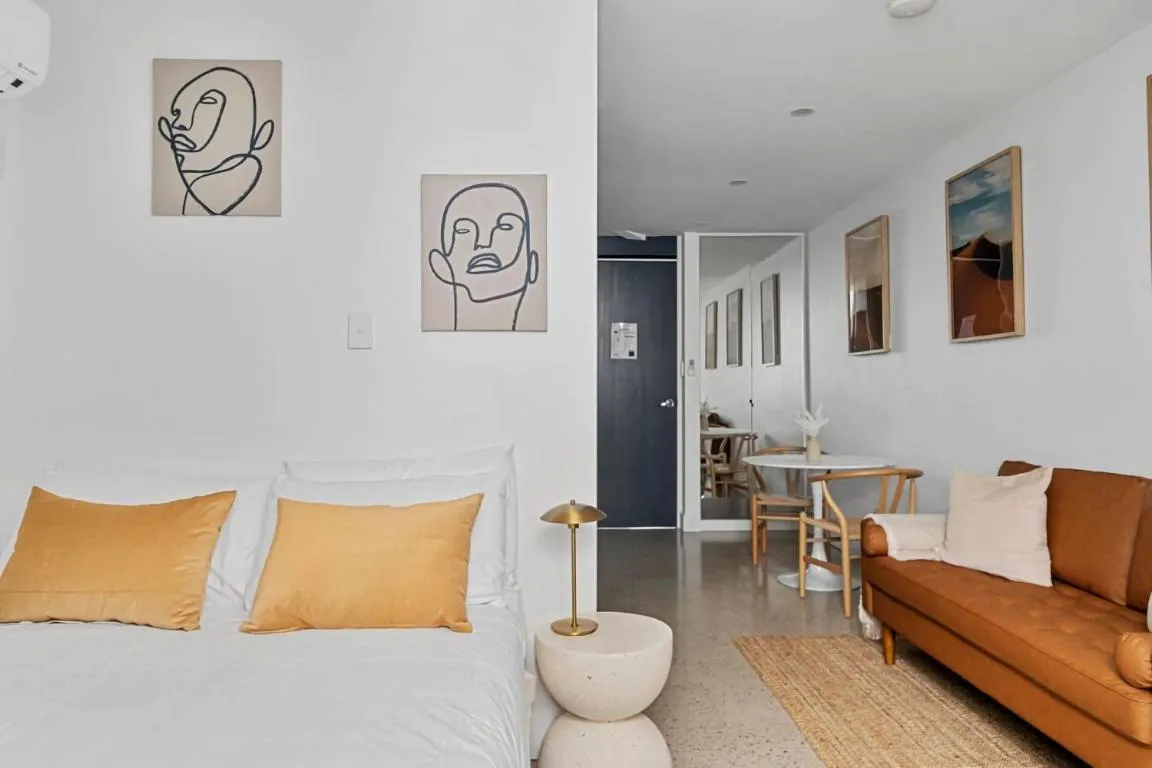 Image of Modern Studio Retreat in Crown St with AirCon