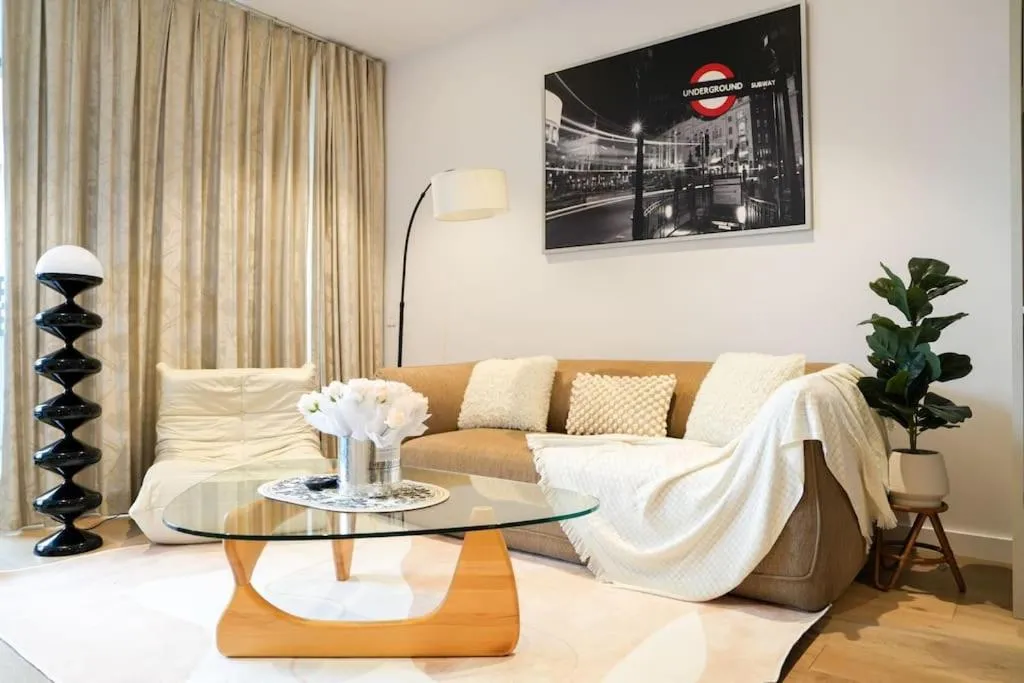 Image of Modern Urban Oasis in the Heart of Chinatown