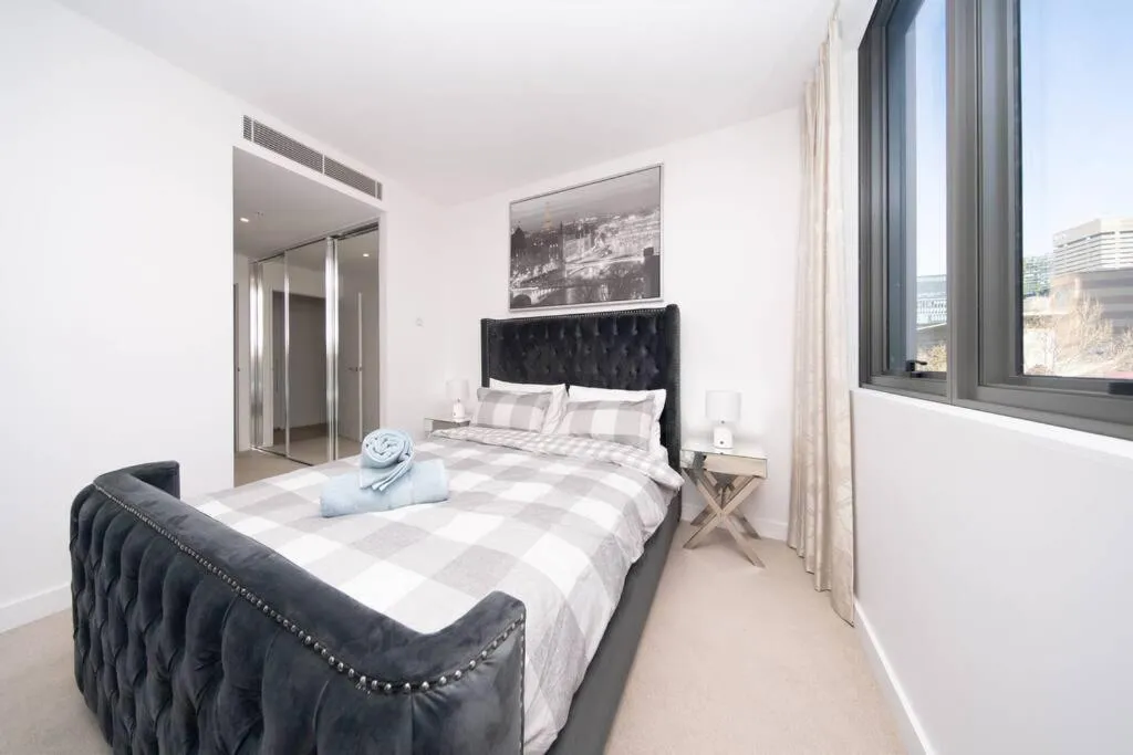 Image 6 of Modern Urban Oasis in the Heart of Chinatown