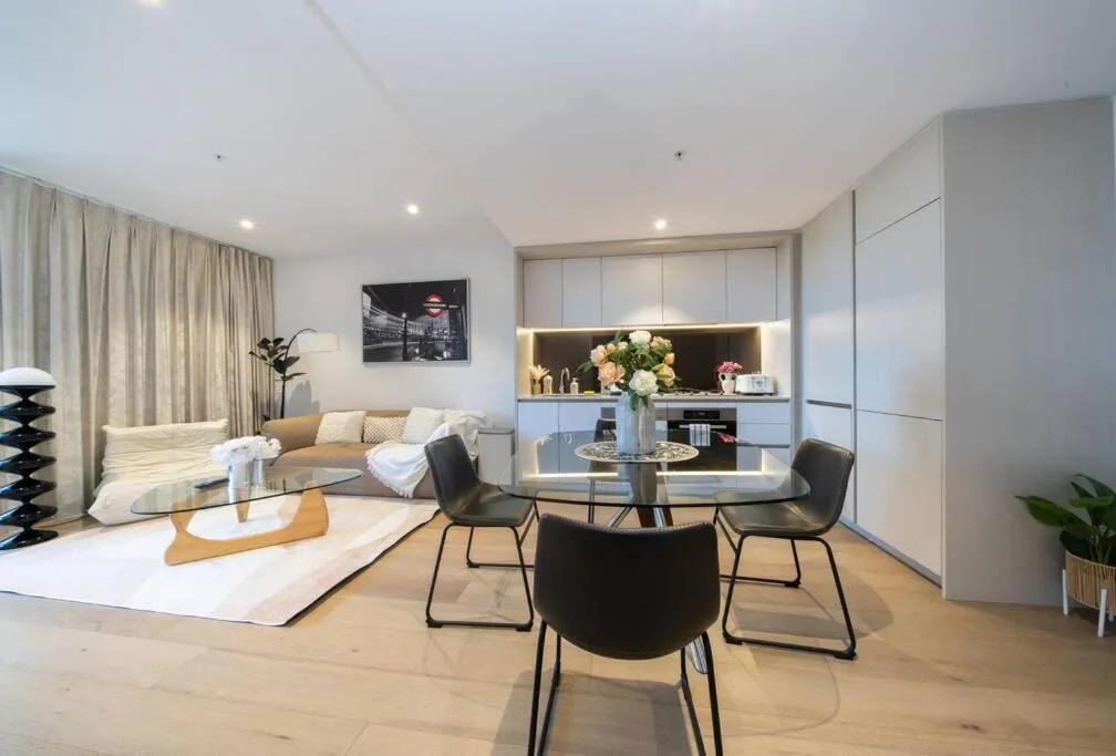 Image 3 of Modern Urban Oasis in the Heart of Chinatown