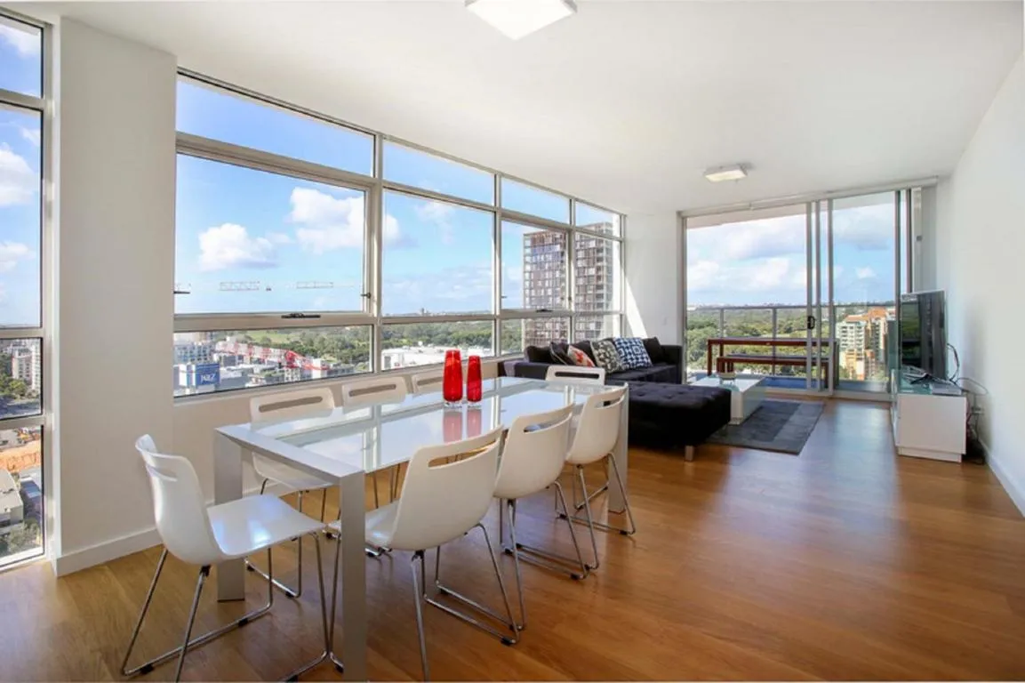 Image of Moore to See – Modern and Spacious 3BR Zetland Apartment with Views over Moore Park