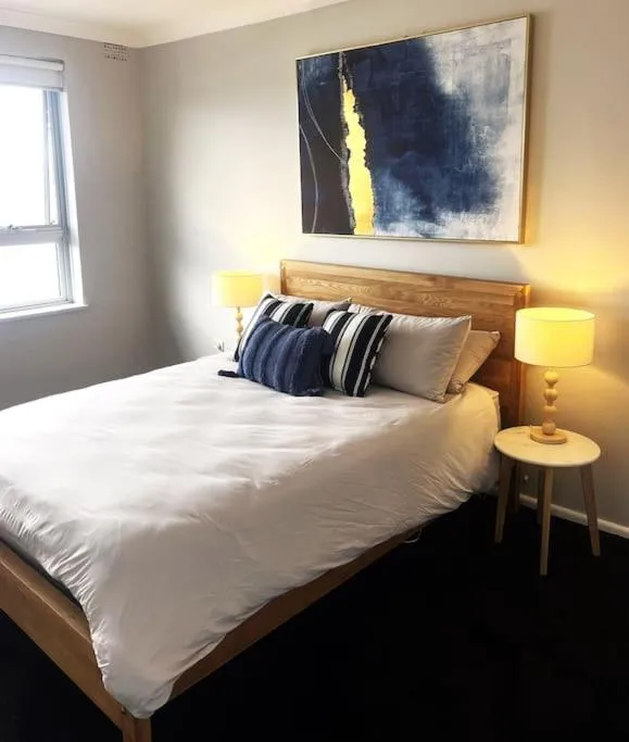 Image 3 of Mosman Views, 2bed, Parking, 15min Walk to Beach