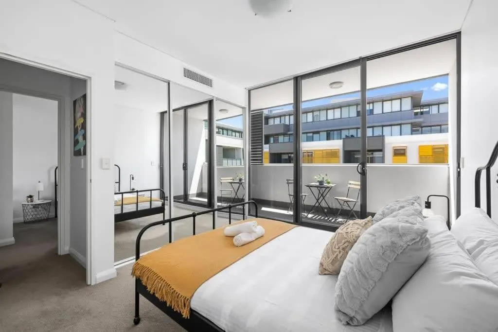 Image 1 of NEW 3BR Apt in Kingsgrove Sleeps 7