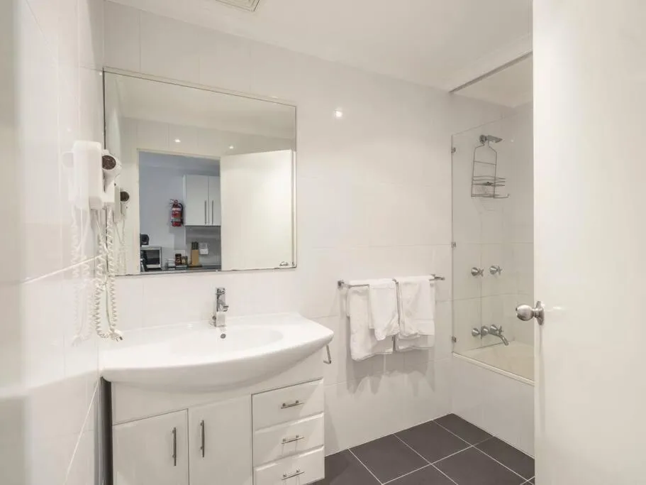 Image 2 of NEW! Ideal 1BR Beachside Studio with Pool