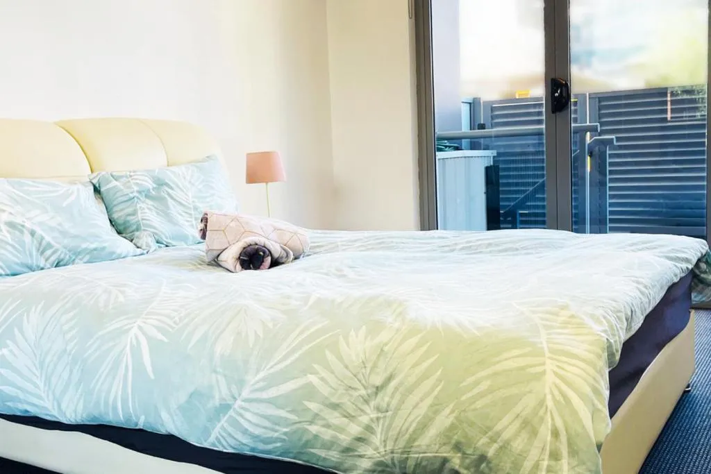 Image of New Comfy stylish Apt in Rhodes Next to train n shopping center