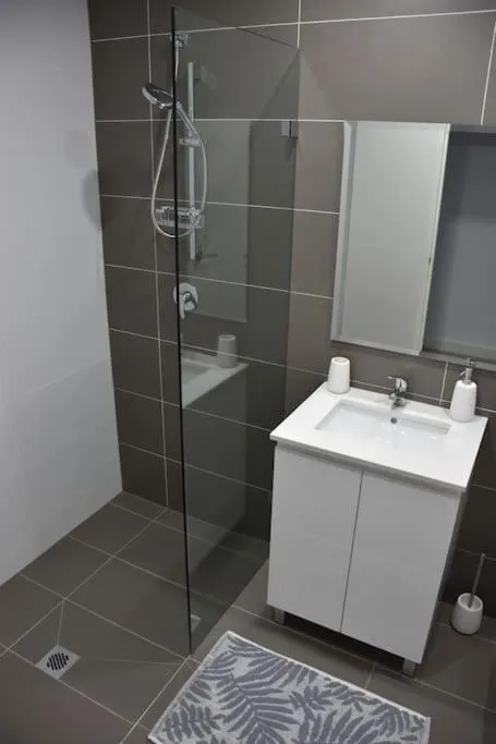 Image 3 of New Spacious 1 Bedroom Apartment Rosebery