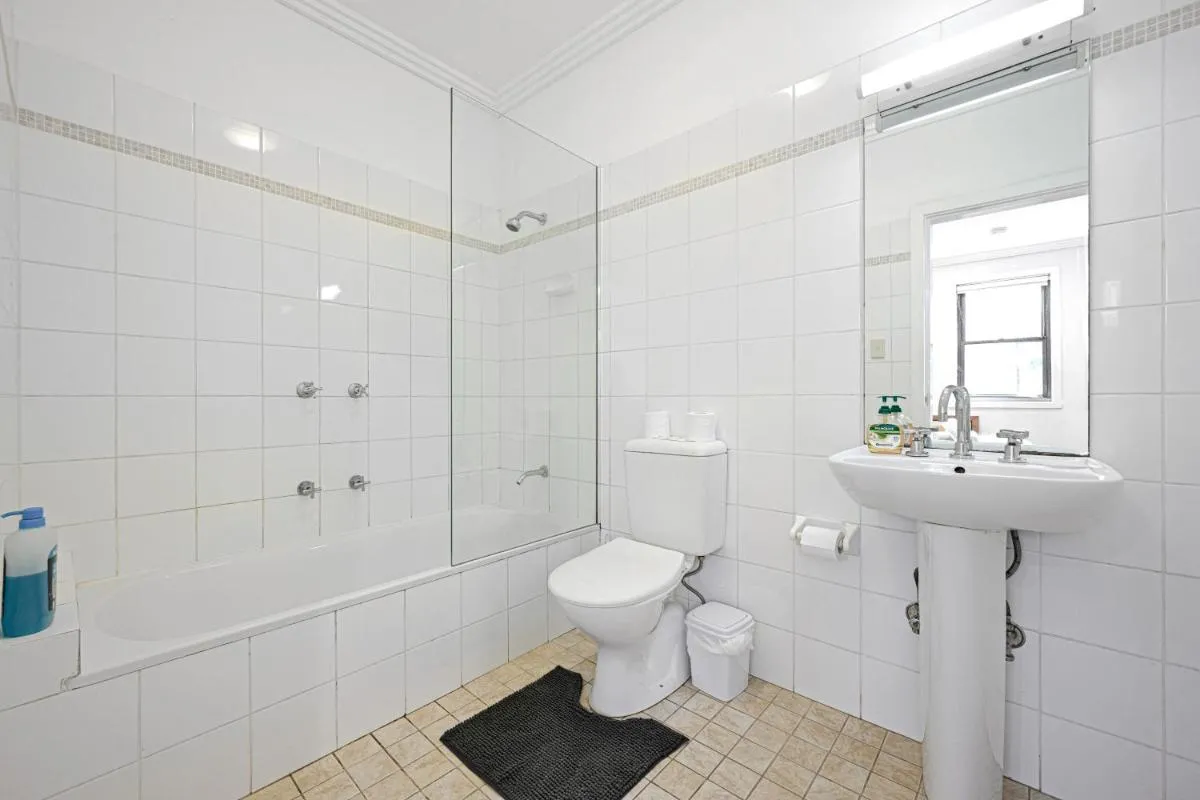 Image 2 of Newtown sweet 1Br close to UnivTrainHospital