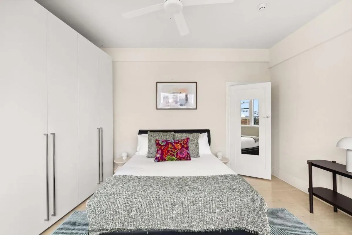 Image 1 of Oak Lane Embrace – Spectacular Sydney Harbour Views