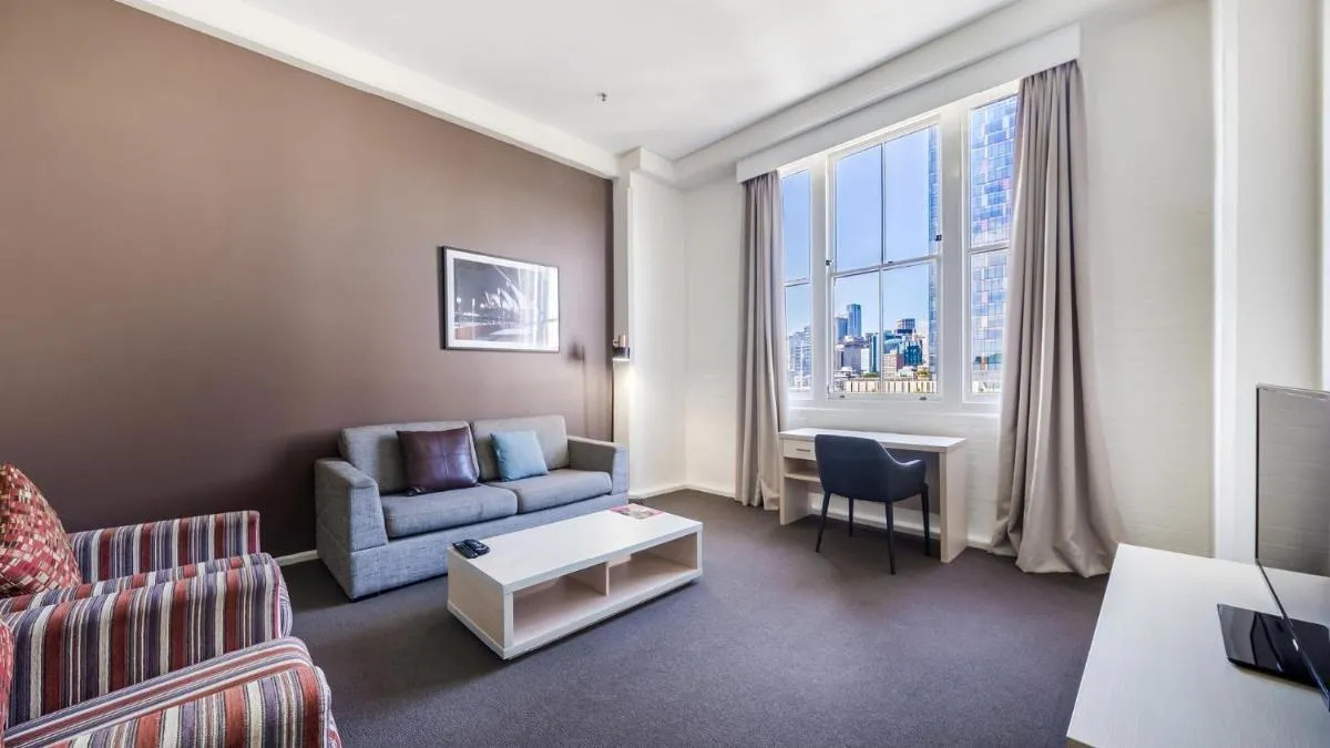 Image 4 of Oaks Sydney Goldsbrough Suites