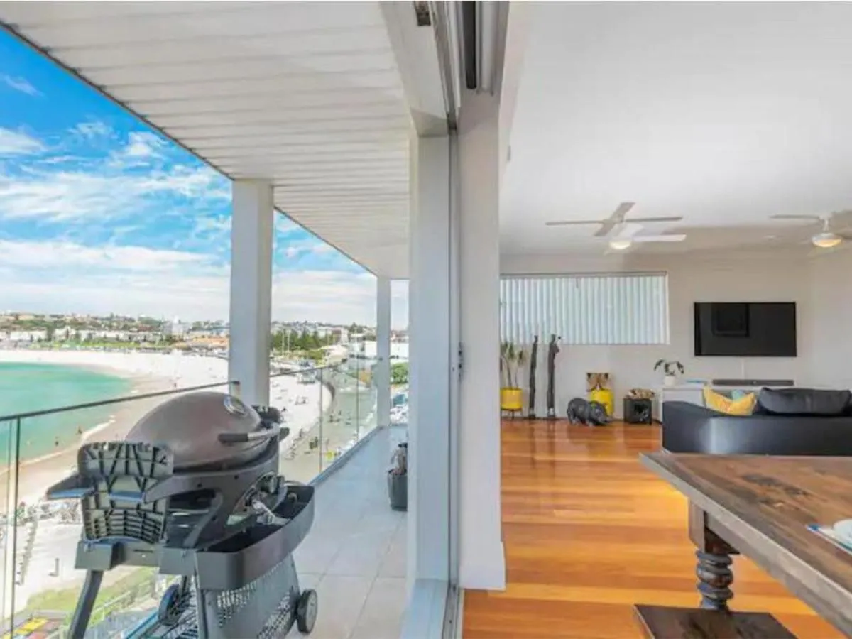 Image 2 of Ocean view luxury 3 bedroom home with balcony