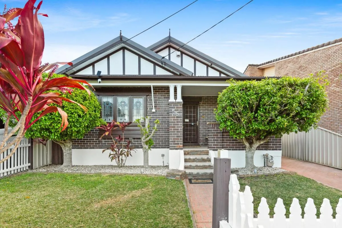 Image 6 of Outstanding 4-Bed Home with Garden Pool & More