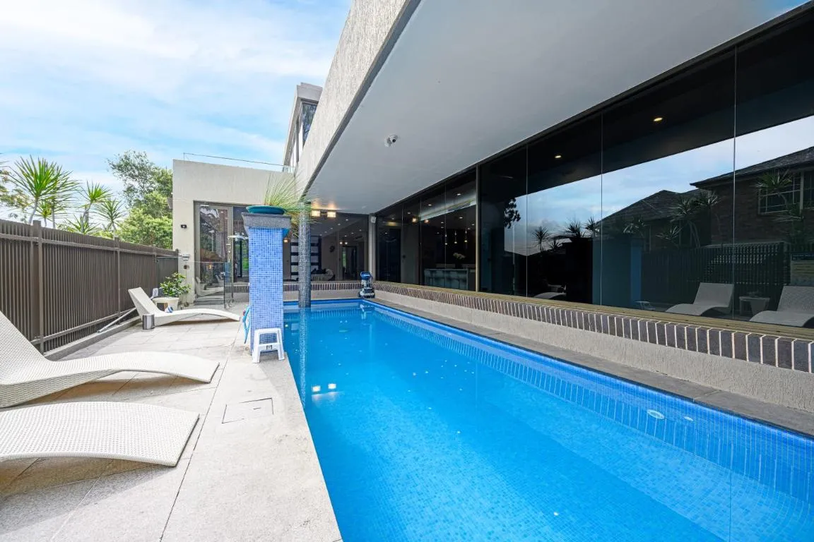 Image of Putney Brand New Luxury House Pool & Waterview