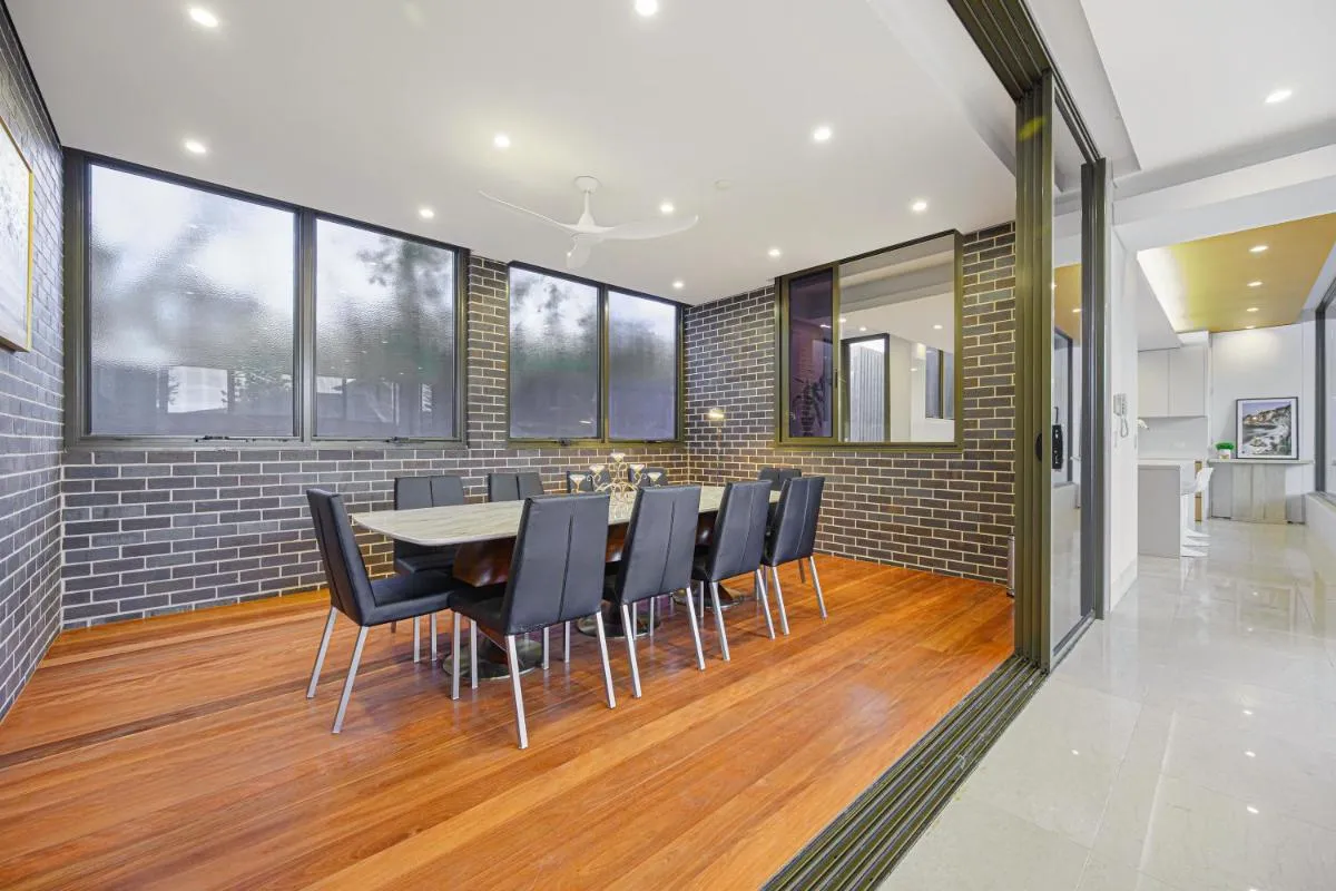 Image 4 of Putney Brand New Luxury House Pool & Waterview