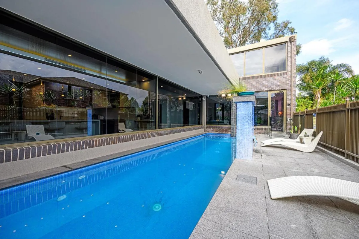 Image 3 of Putney Brand New Luxury House Pool & Waterview