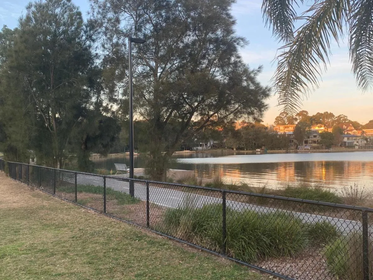 Image 5 of Putney Studio, short drive to parklands & Olympic Park