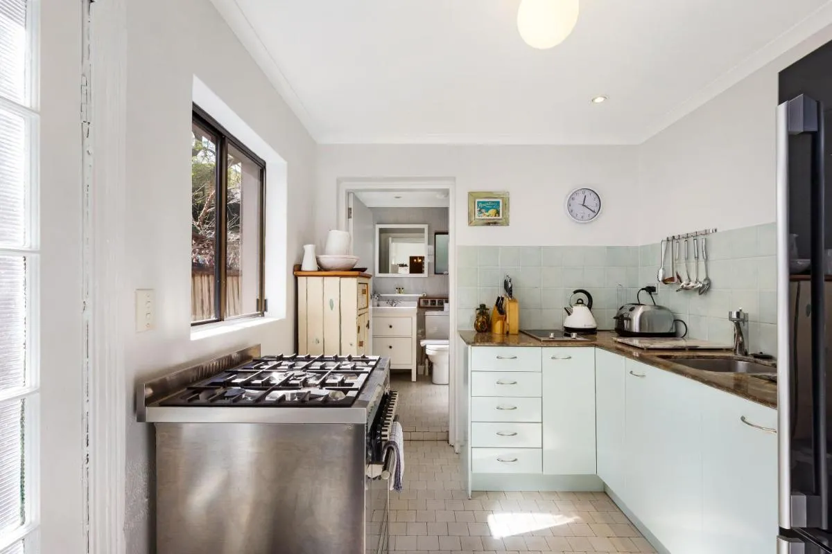 Image 3 of Pyrmont Self-Contained Terrace House (64 BUL)