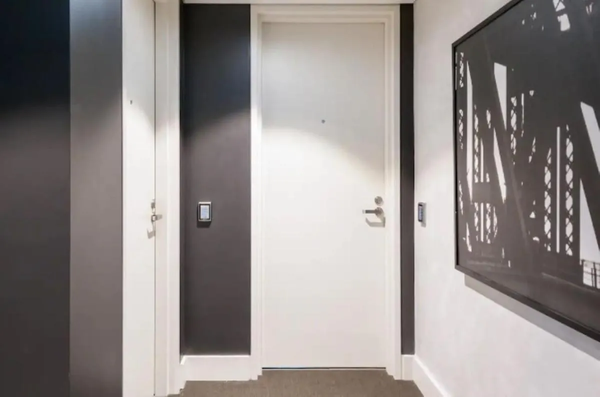 Image 3 of Radiant 2BR Top-Level Unit with Wi-Fi near Bondi Beach