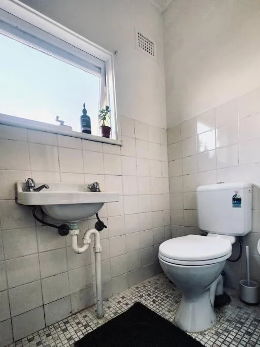 Image 4 of Rear Garden Suite