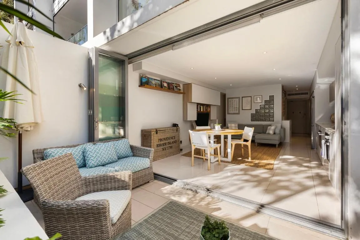 Image of Relaxed 1BR Apartment with Courtyard in Bondi