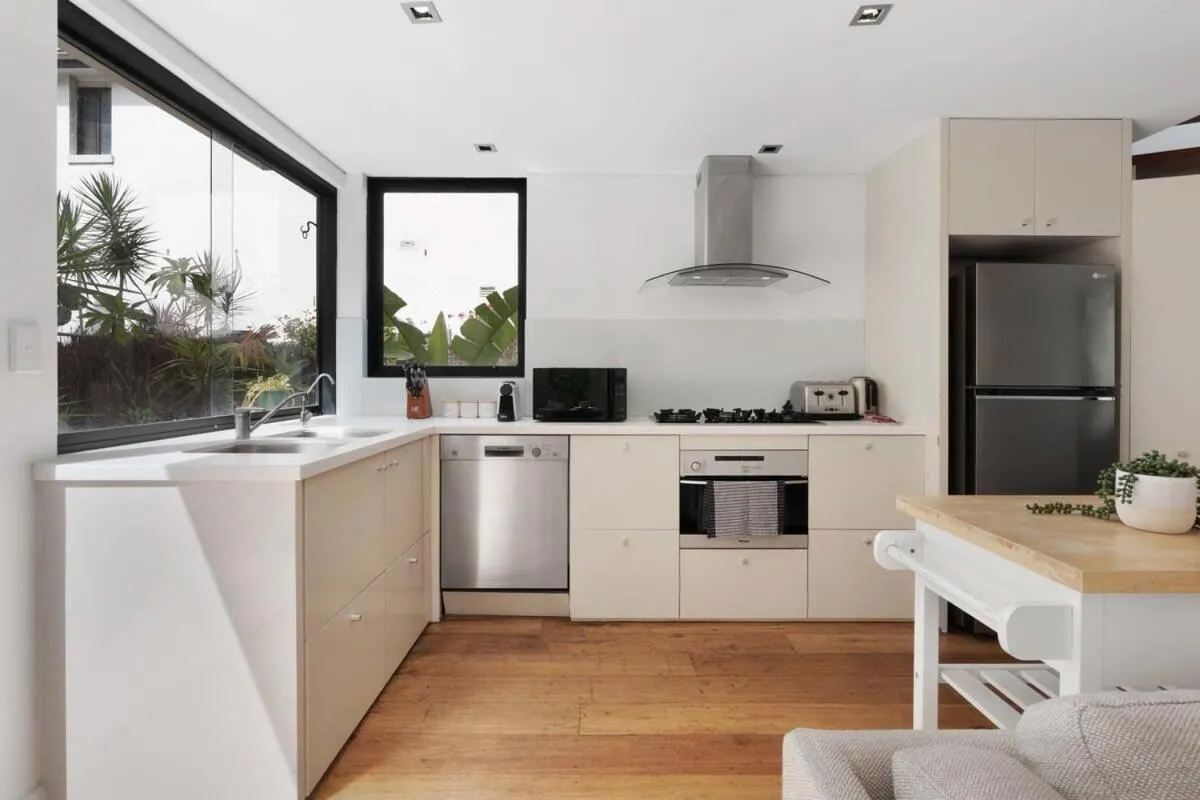 Image 3 of Relaxed Beachside Townhouse