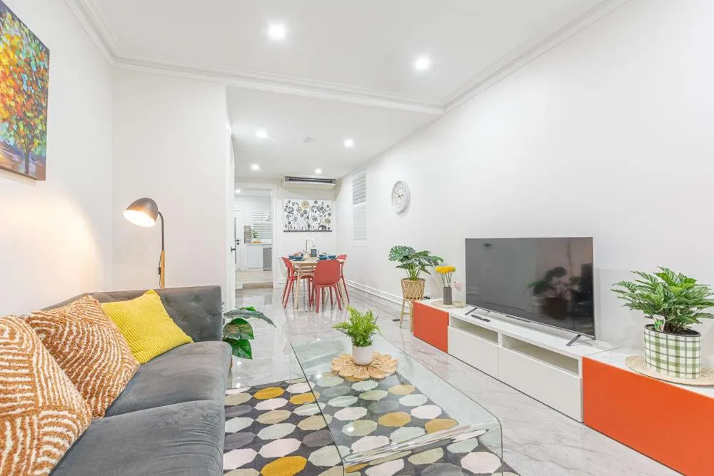 Image 4 of Renovated 4BD Terrace located in Heart of the City