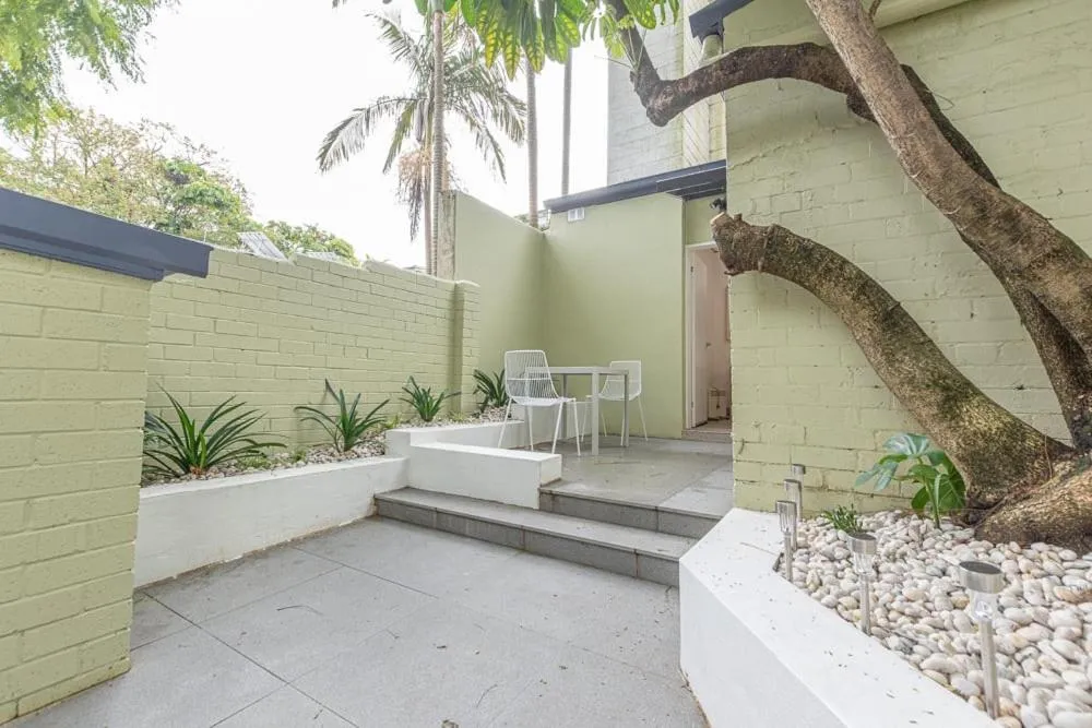 Image 5 of Renovated 4BD Terrace located in Heart of the City