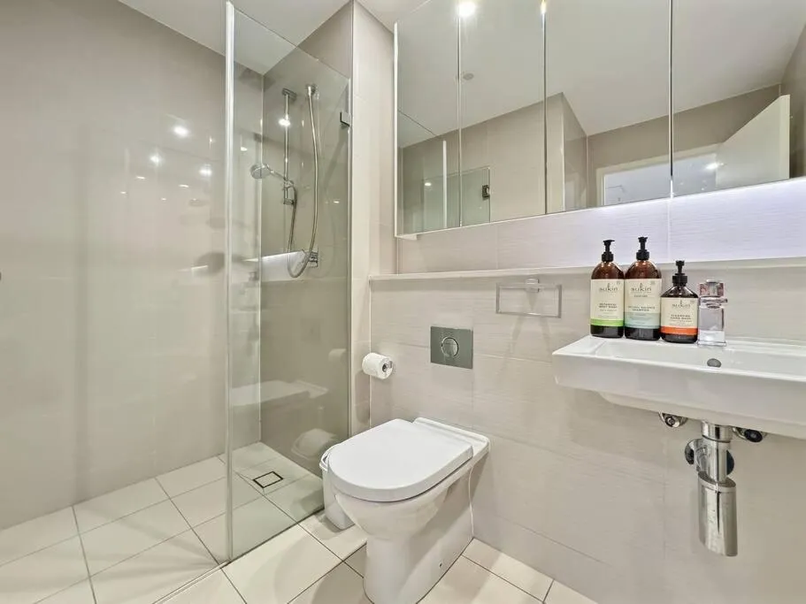 Image 2 of River and Parkside Apt on Meadowbank