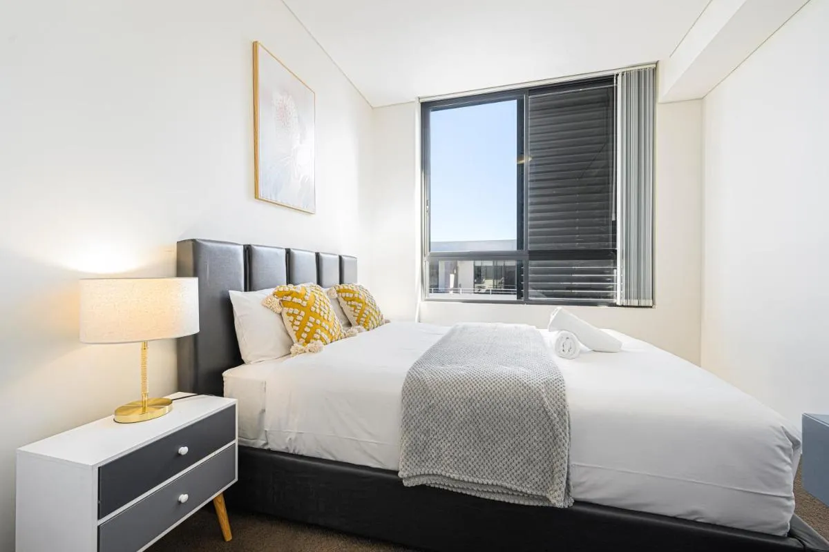 Image 6 of RoseberyZetland2Br ApSleep 6FreePWoolworths