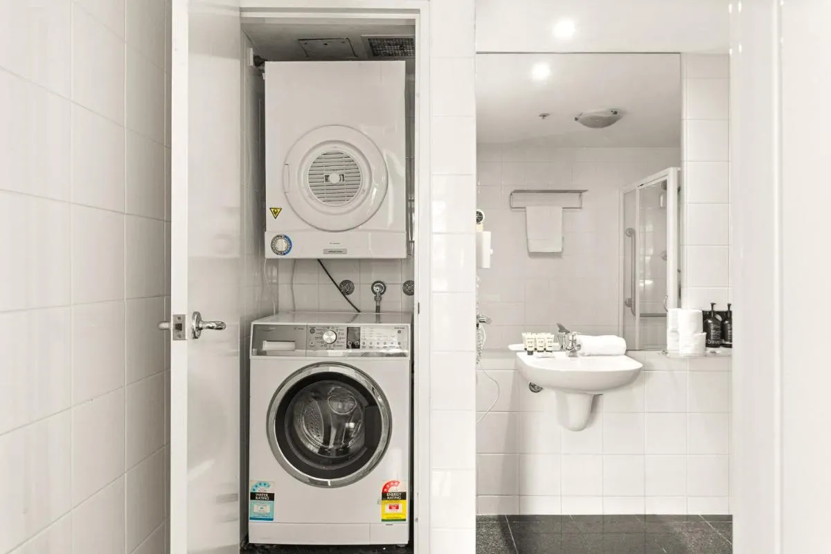 Image 2 of Sleek 1-Bed by Jubilee Park with Rooftop Pool